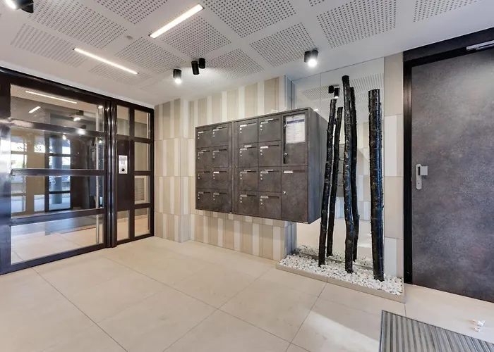 Le Reposoir - New 2 Bedroom Apartment With Terrace & Garage